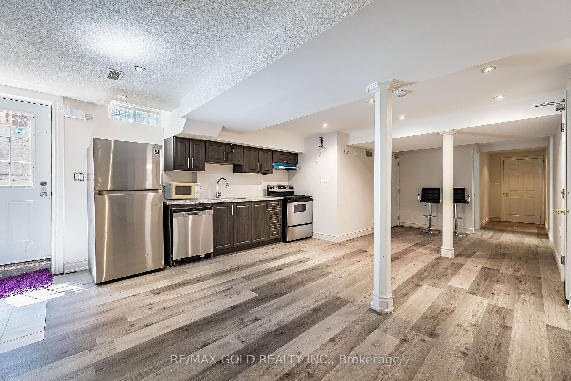 Photo 30 of 60 Four Seasons Circle, Brampton, Fletcher's Meadow — HOMEH
