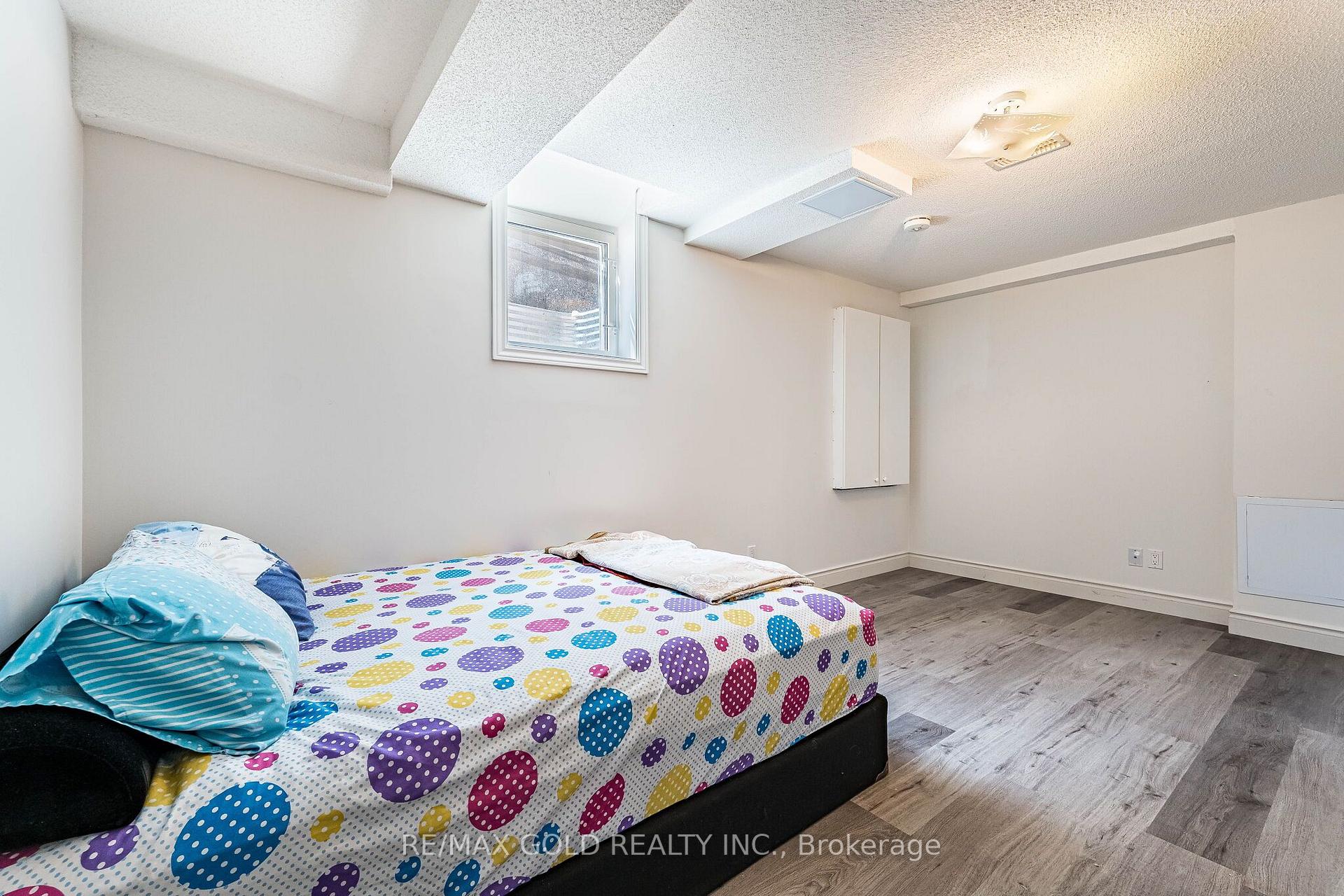 Photo 34 of 60 Four Seasons Circle, Brampton, Fletcher's Meadow — HOMEH