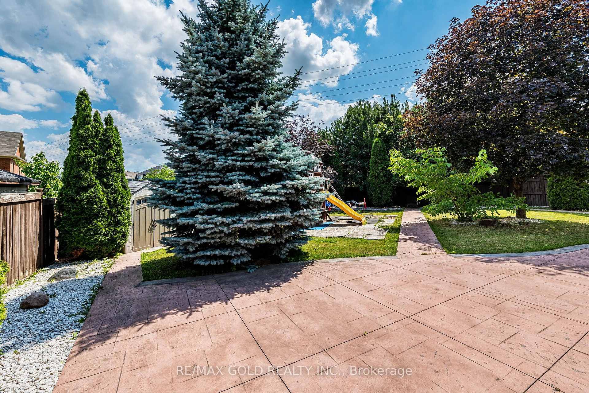 Photo 38 of 60 Four Seasons Circle, Brampton, Fletcher's Meadow — HOMEH