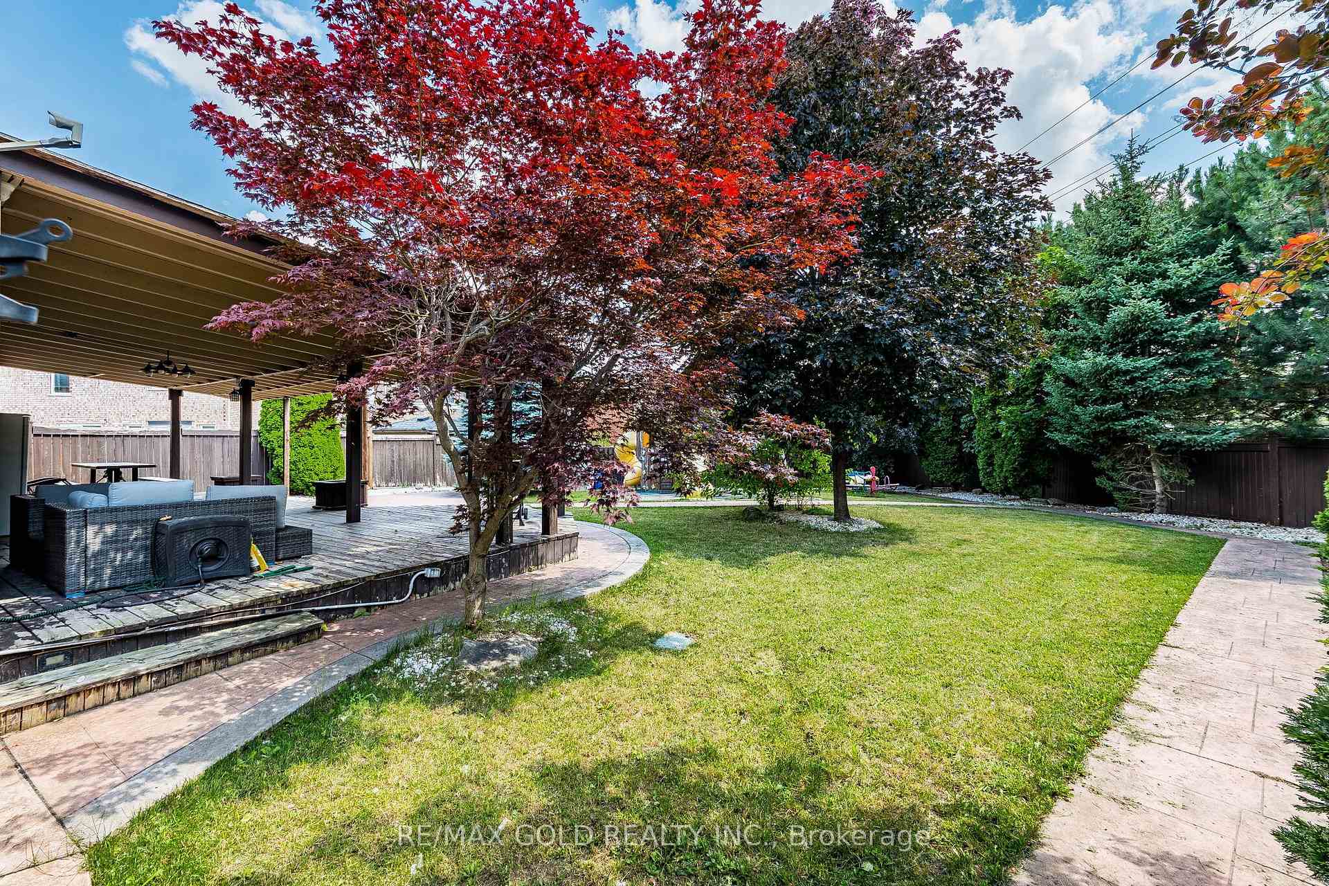 Photo 39 of 60 Four Seasons Circle, Brampton, Fletcher's Meadow — HOMEH