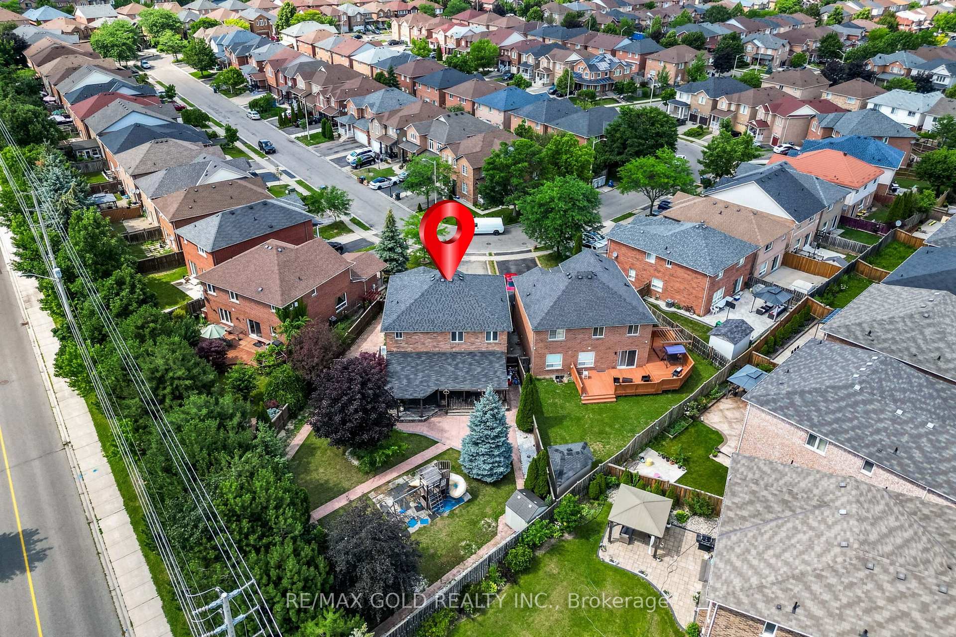 Photo 44 of 60 Four Seasons Circle, Brampton, Fletcher's Meadow — HOMEH