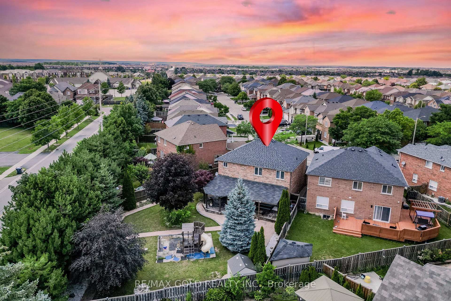 Photo 46 of 60 Four Seasons Circle, Brampton, Fletcher's Meadow — HOMEH