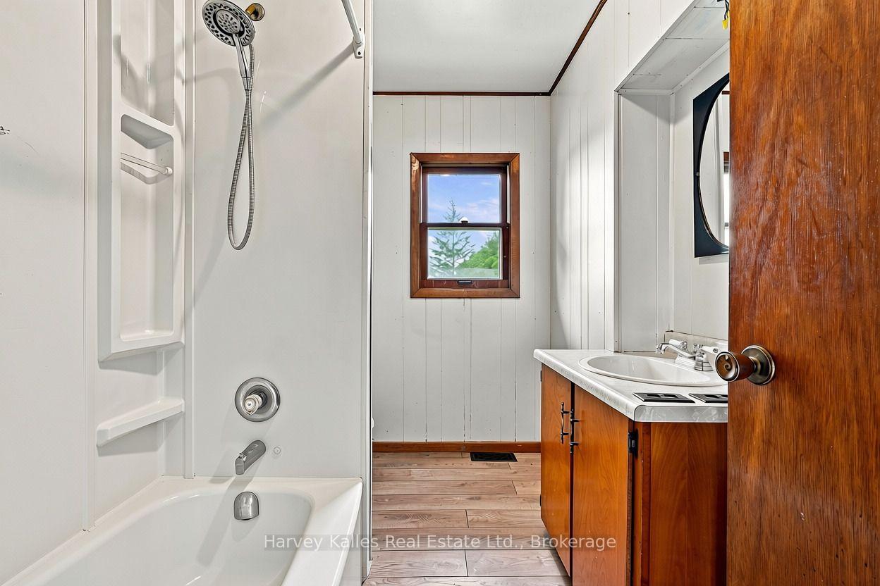Photo 16 of 147 Caughey Road, Prince Edward County, Sophiasburg Ward — HOMEH