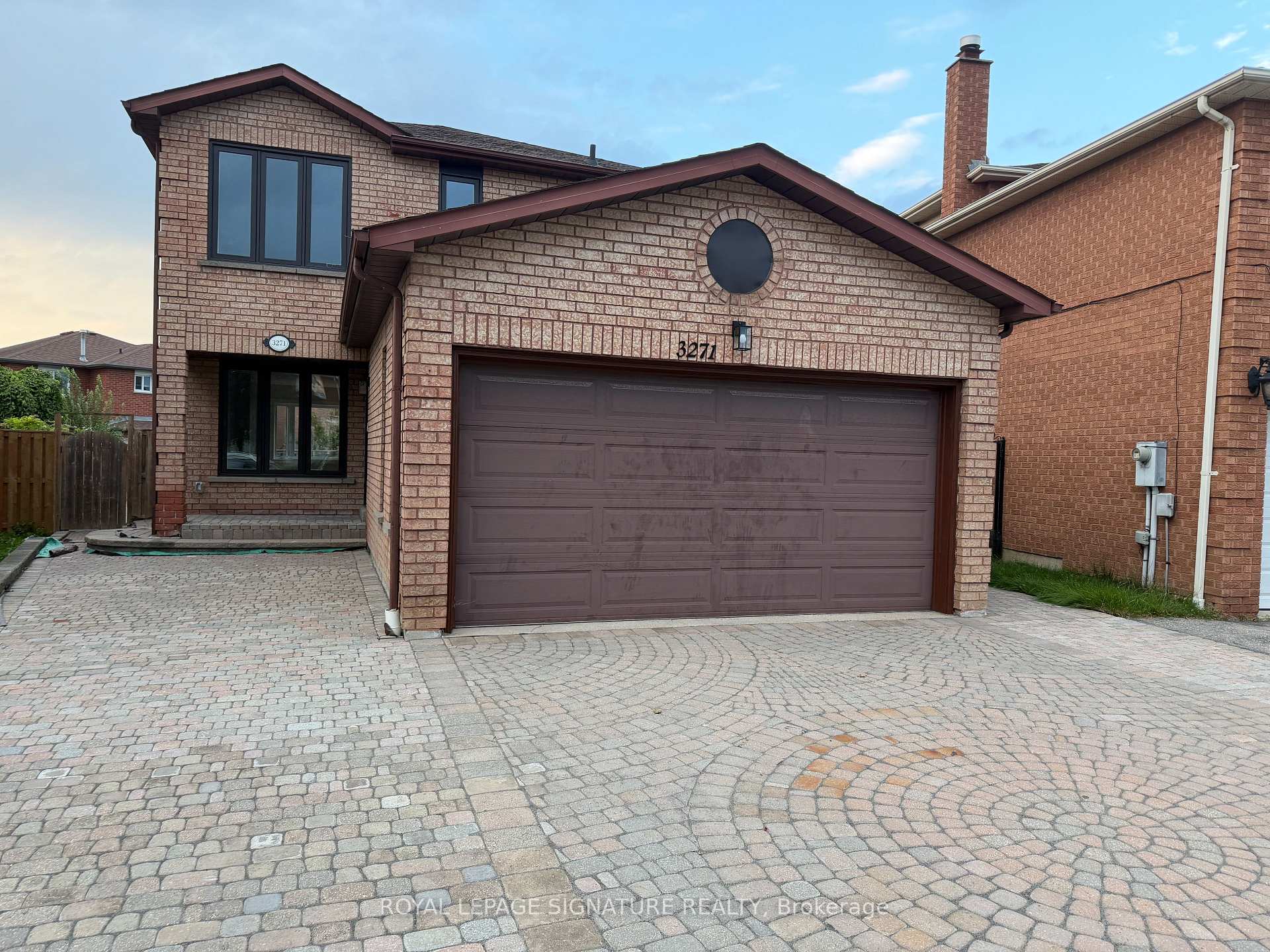 Front of 3271 Pilcom Crescent