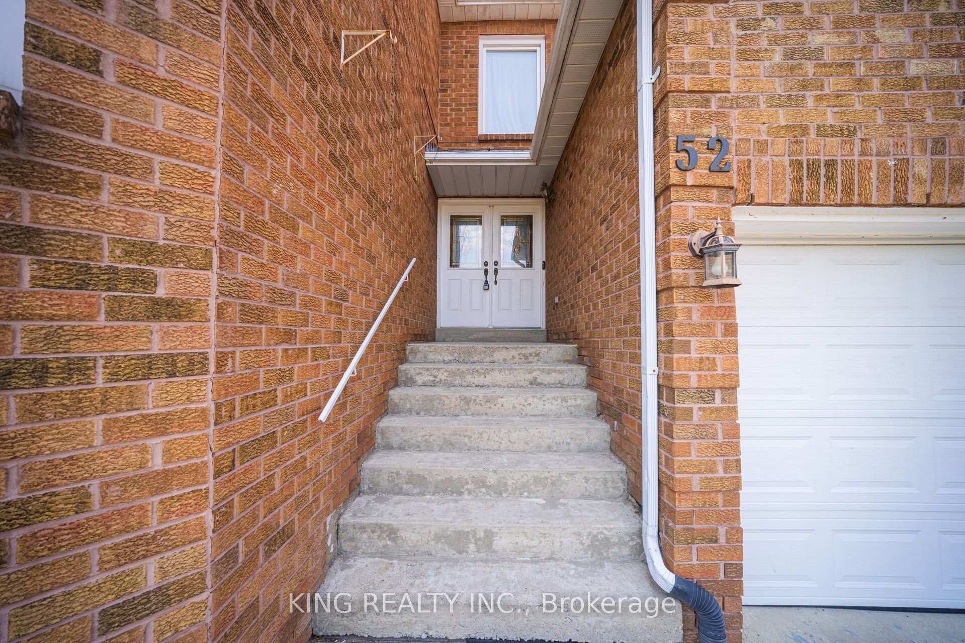 Photo 2 of 52 Leeward Drive, Brampton, Westgate — HOMEH