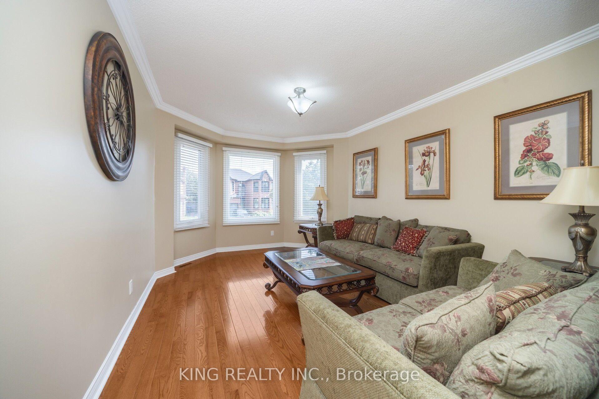 Photo 4 of 52 Leeward Drive, Brampton, Westgate — HOMEH