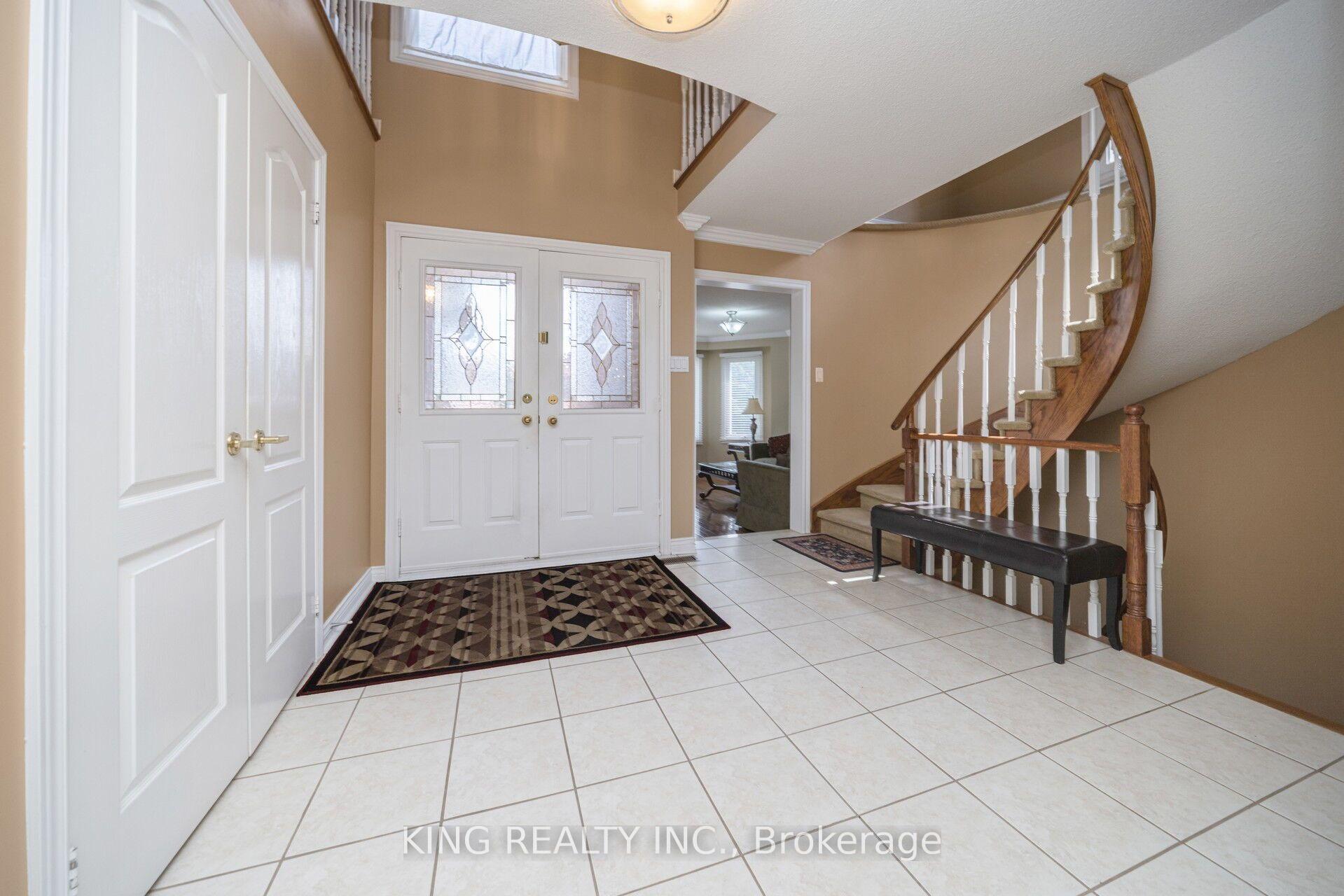 Photo 5 of 52 Leeward Drive, Brampton, Westgate — HOMEH