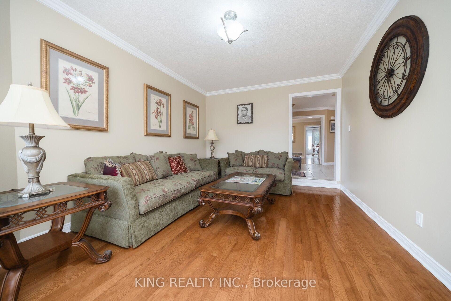 Photo 6 of 52 Leeward Drive, Brampton, Westgate — HOMEH