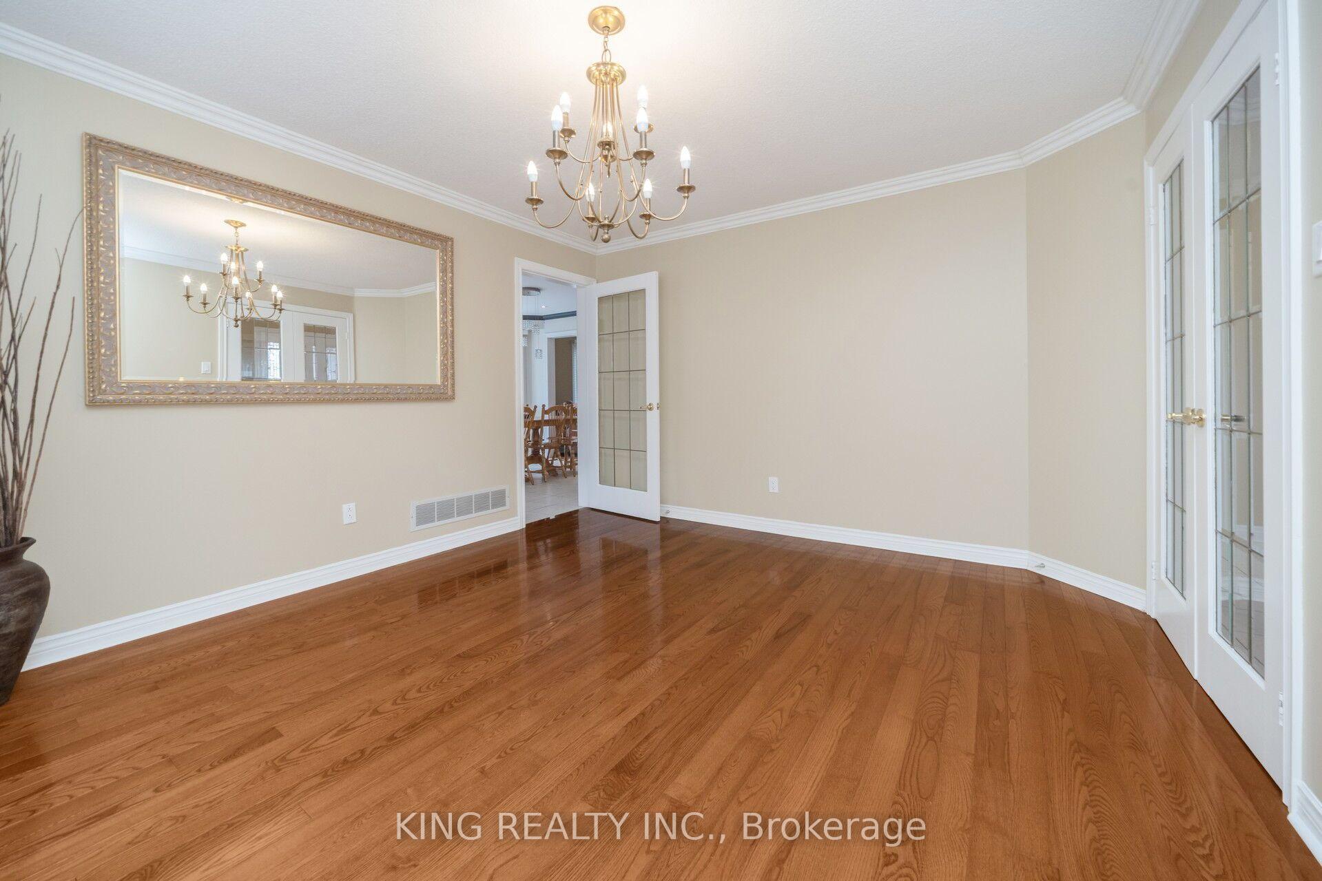 Photo 7 of 52 Leeward Drive, Brampton, Westgate — HOMEH