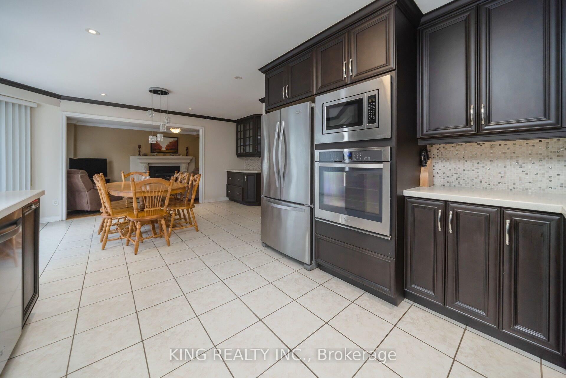 Photo 12 of 52 Leeward Drive, Brampton, Westgate — HOMEH