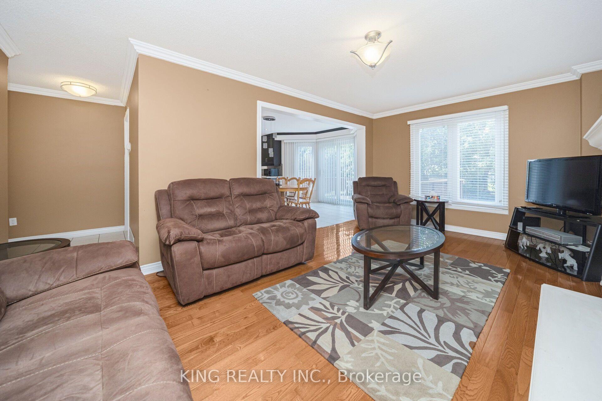 Photo 16 of 52 Leeward Drive, Brampton, Westgate — HOMEH