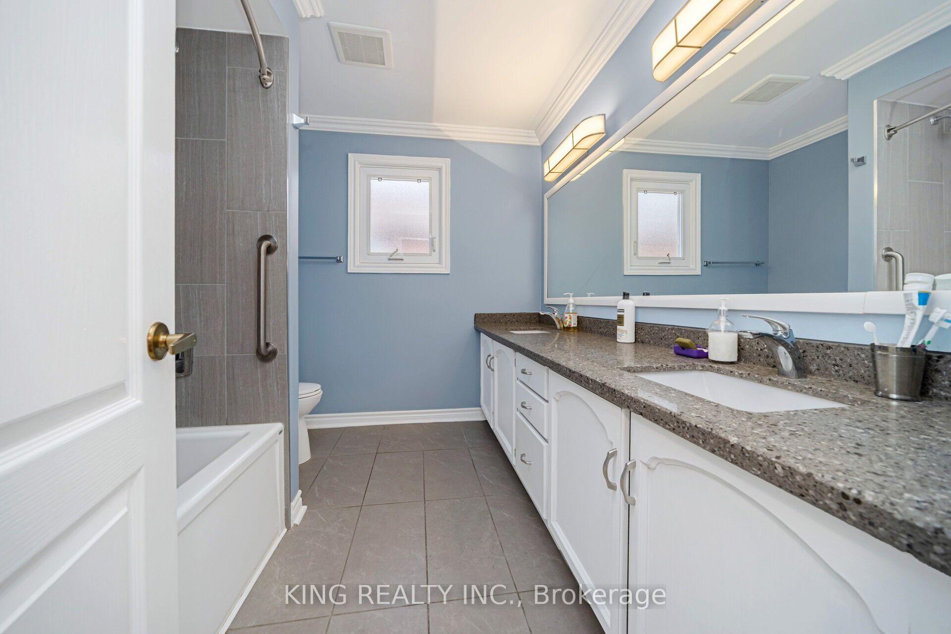 Photo 28 of 52 Leeward Drive, Brampton, Westgate — HOMEH