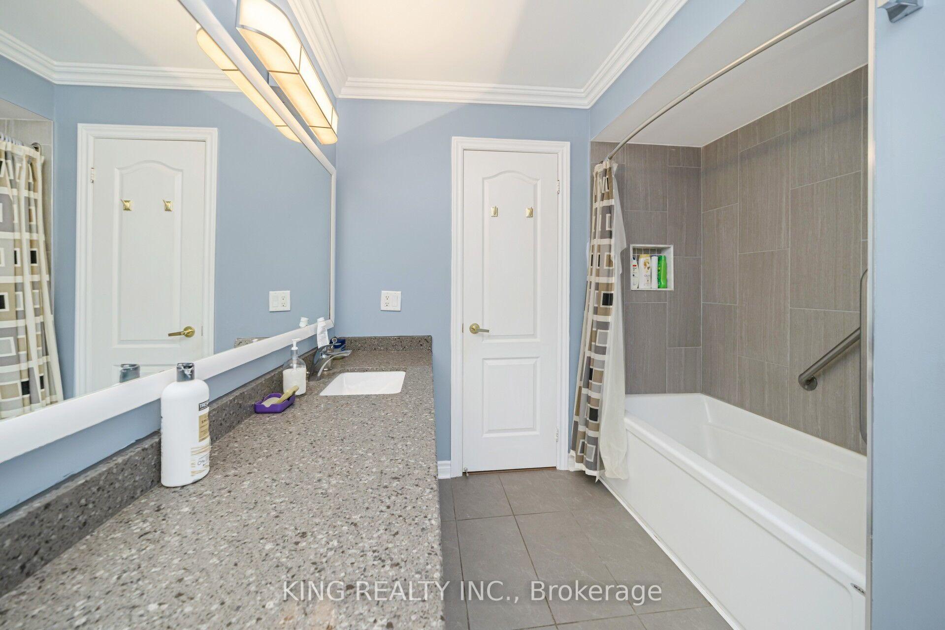 Photo 29 of 52 Leeward Drive, Brampton, Westgate — HOMEH