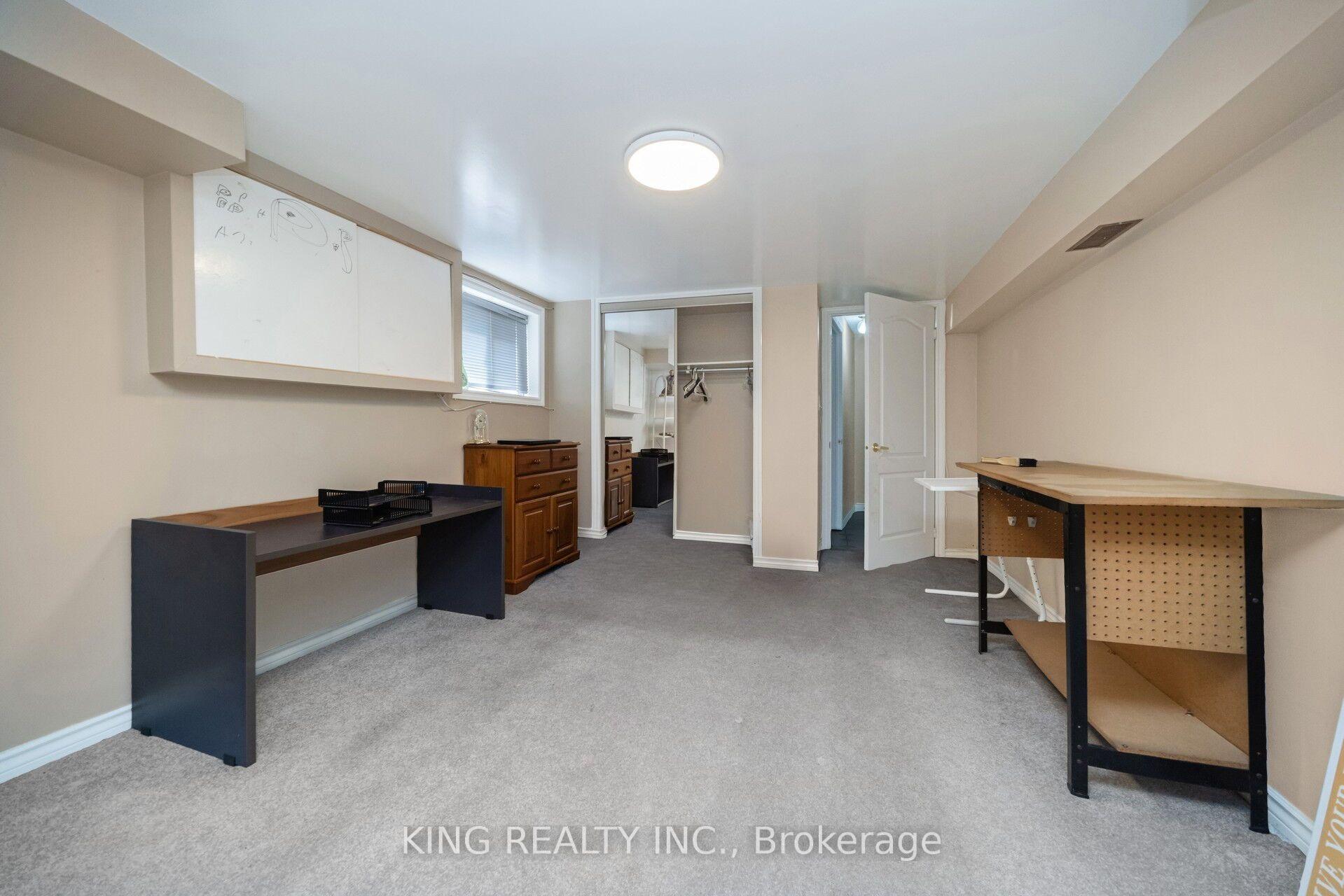 Photo 38 of 52 Leeward Drive, Brampton, Westgate — HOMEH