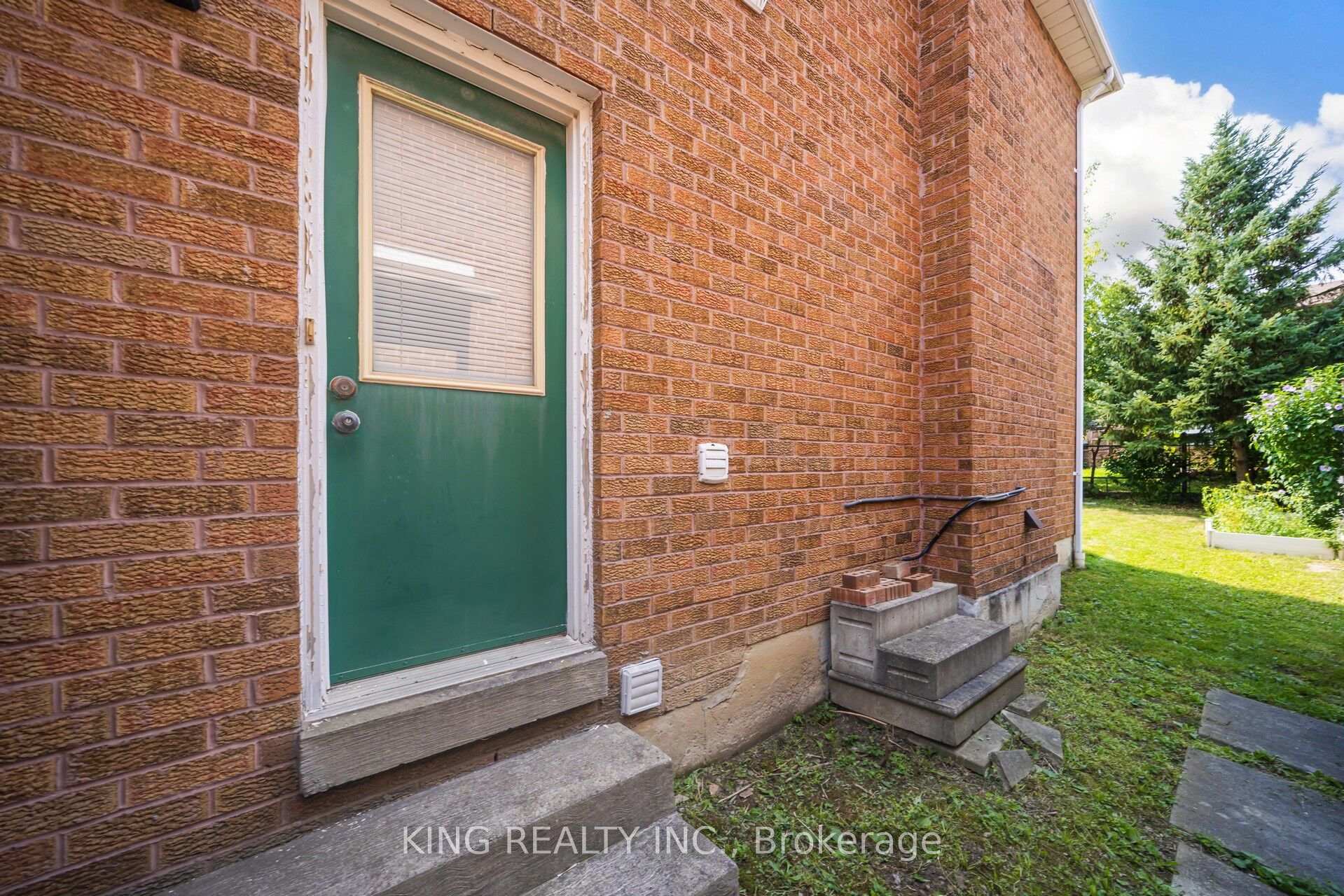 Photo 48 of 52 Leeward Drive, Brampton, Westgate — HOMEH