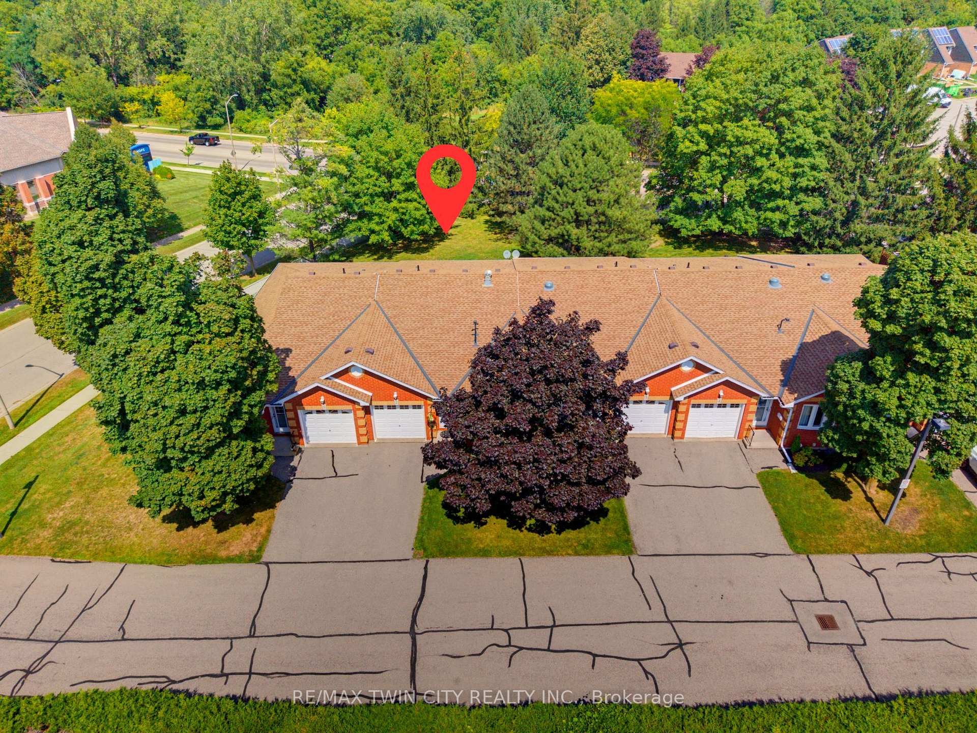 Photo 3 of Unit 2, 1 Buchanan Crescent, Brantford, Lynden Hills — HOMEH