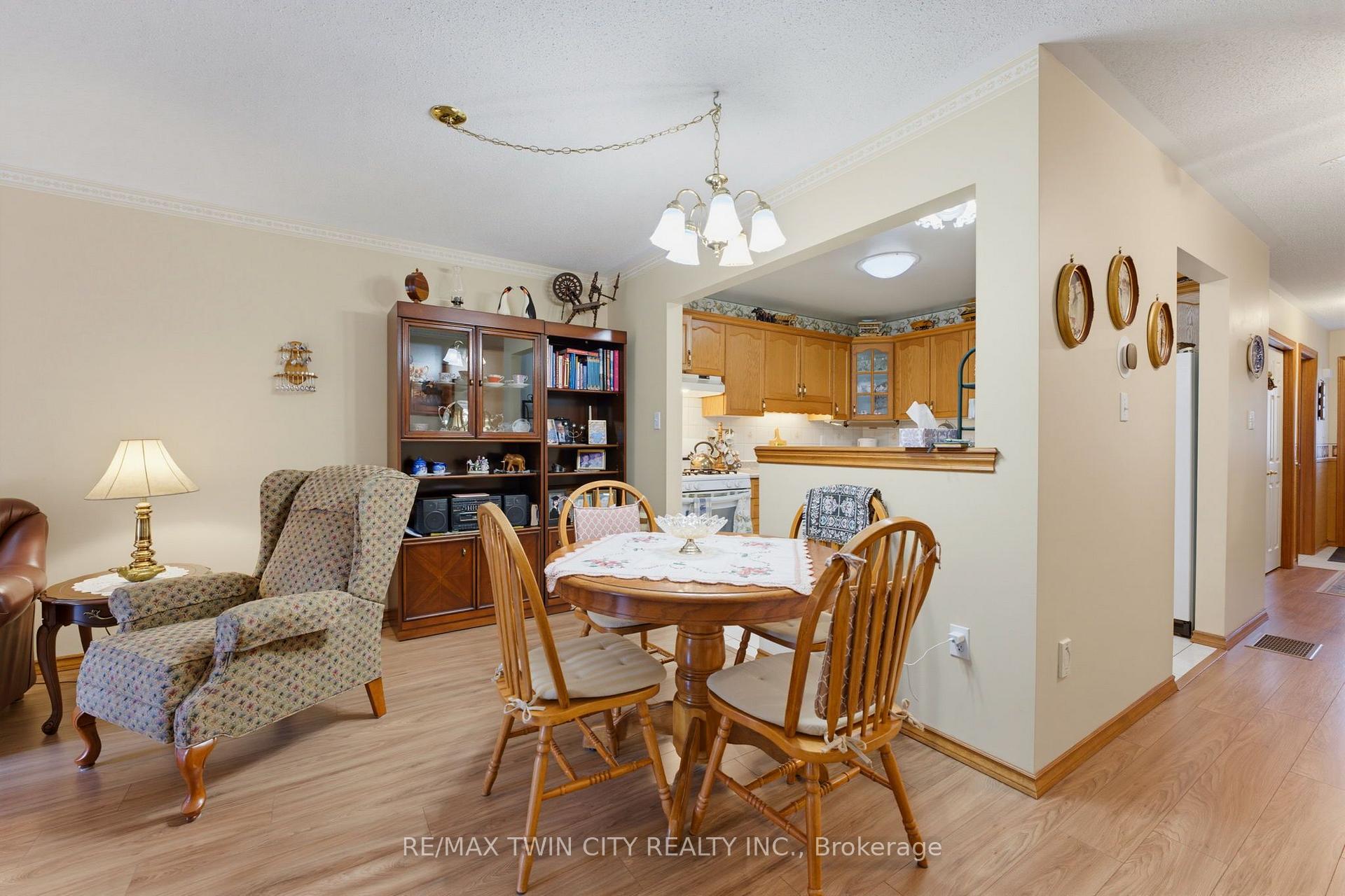 Photo 9 of Unit 2, 1 Buchanan Crescent, Brantford, Lynden Hills — HOMEH