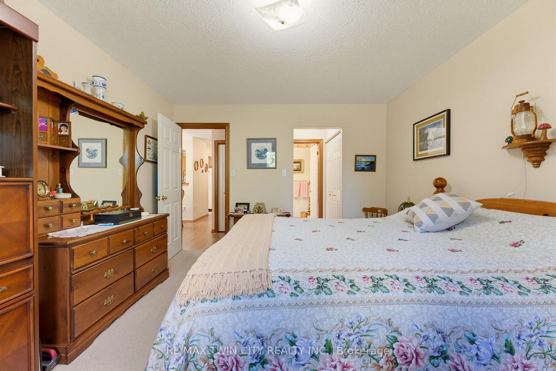 Photo 13 of Unit 2, 1 Buchanan Crescent, Brantford, Lynden Hills — HOMEH
