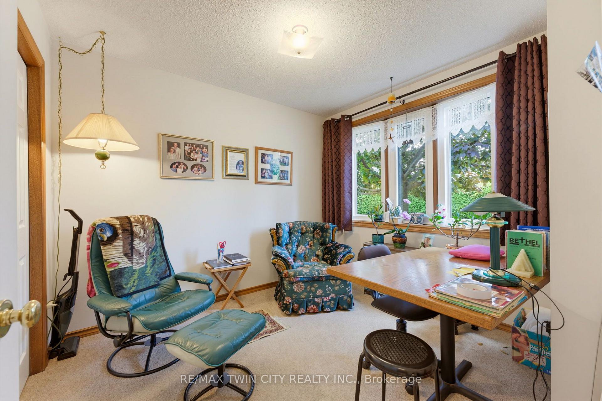 Photo 15 of Unit 2, 1 Buchanan Crescent, Brantford, Lynden Hills — HOMEH
