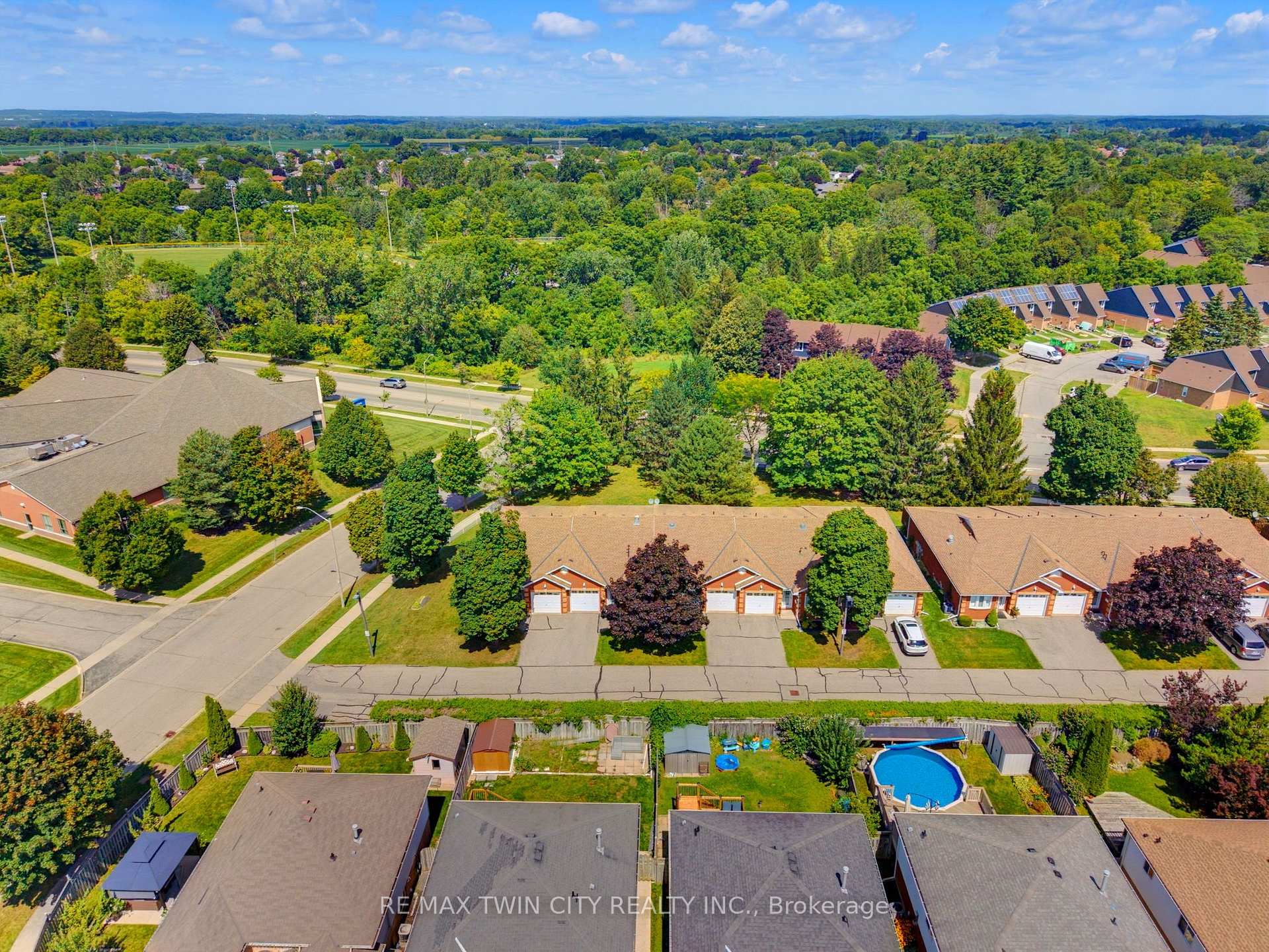 Photo 25 of Unit 2, 1 Buchanan Crescent, Brantford, Lynden Hills — HOMEH