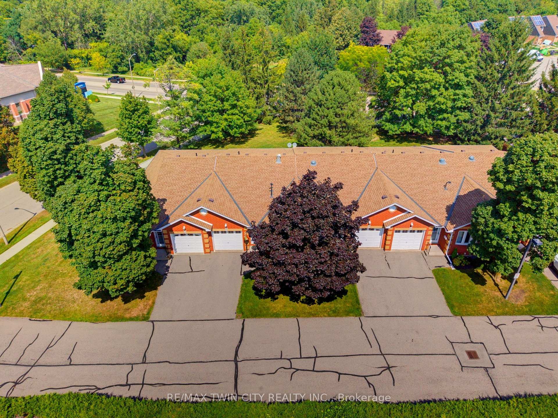 Photo 26 of Unit 2, 1 Buchanan Crescent, Brantford, Lynden Hills — HOMEH