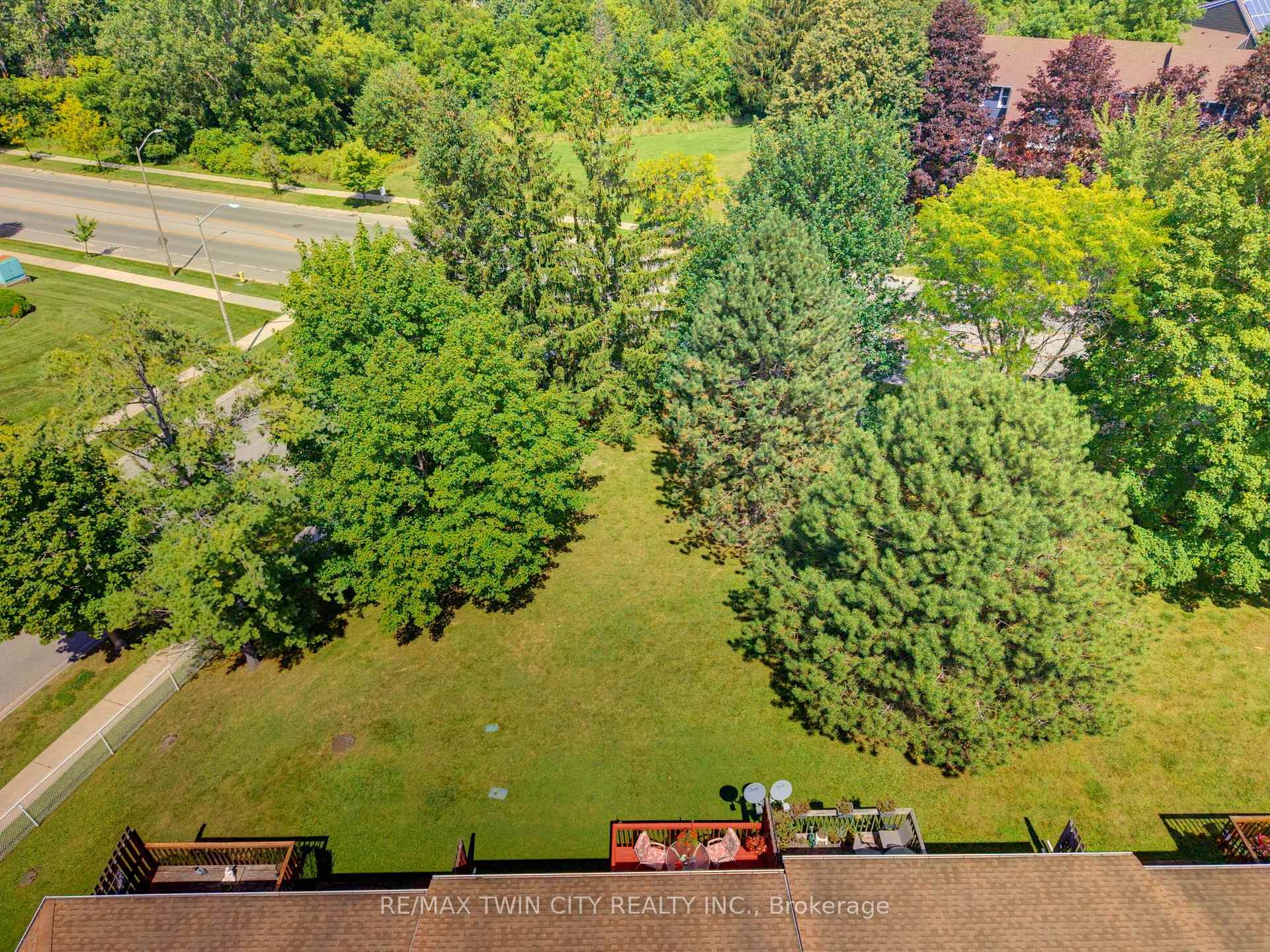 Photo 28 of Unit 2, 1 Buchanan Crescent, Brantford, Lynden Hills — HOMEH