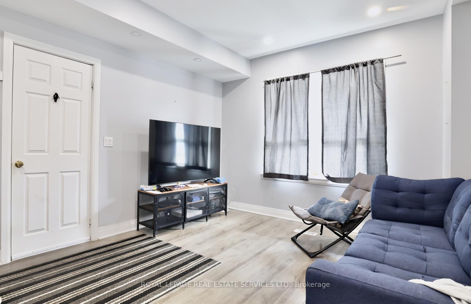 Photo 4 of 234 Lansdowne Avenue, Toronto, Dufferin Grove — HOMEH