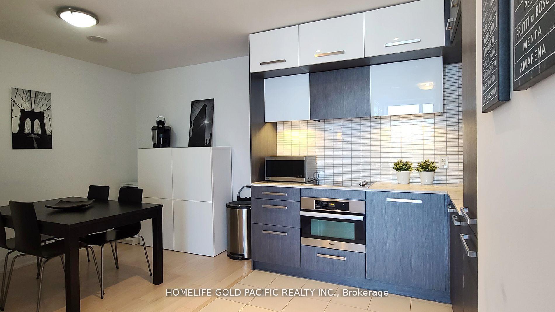 Photo 9 of Unit 5406, 8 The Esplanade, Toronto, Waterfront Communities — HOMEH
