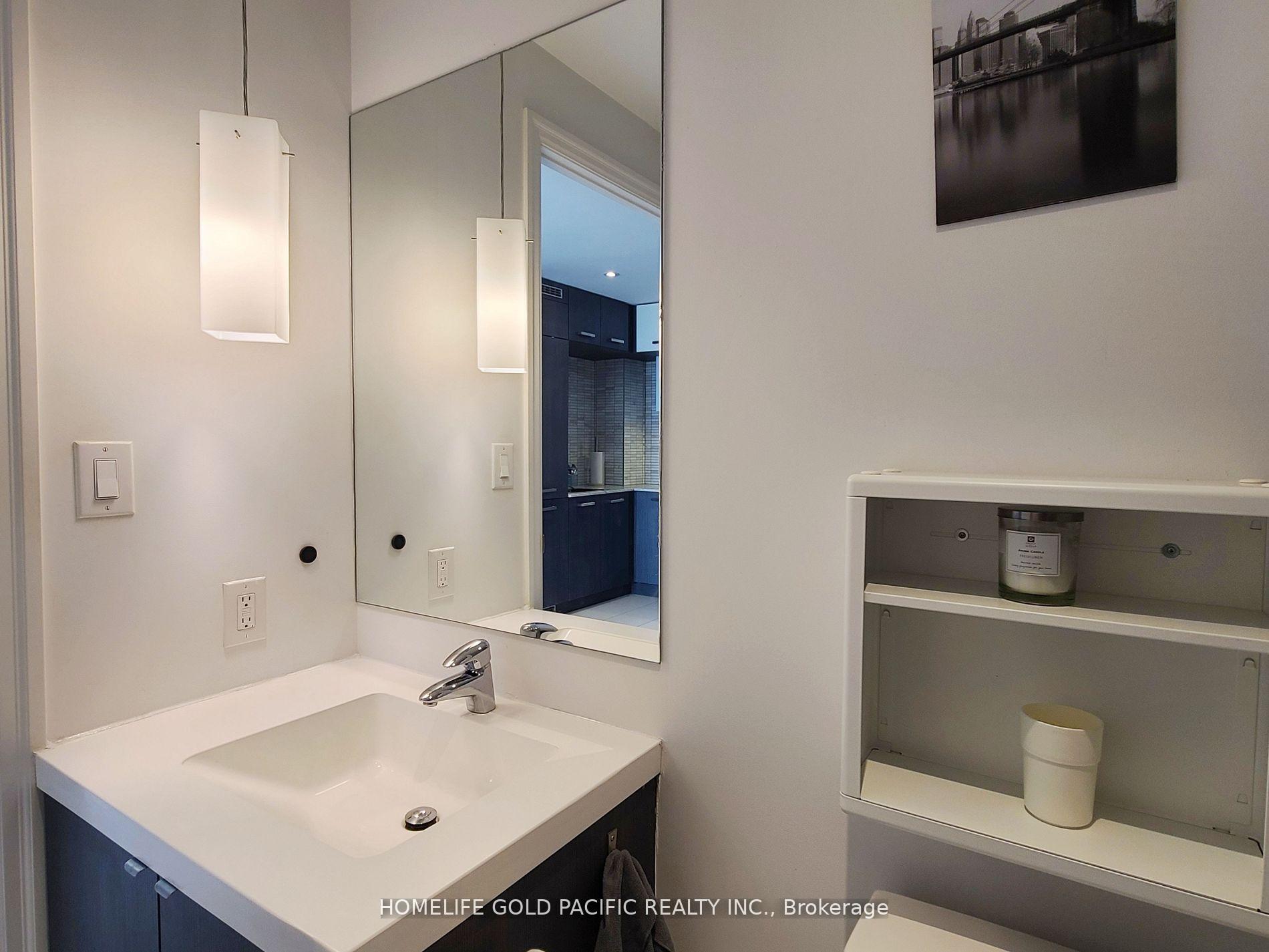 Photo 15 of Unit 5406, 8 The Esplanade, Toronto, Waterfront Communities — HOMEH