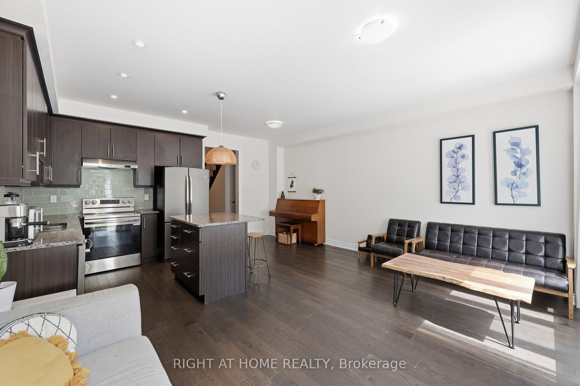 Photo 11 of 52 Upper Canada Court, Halton Hills, Georgetown — HOMEH