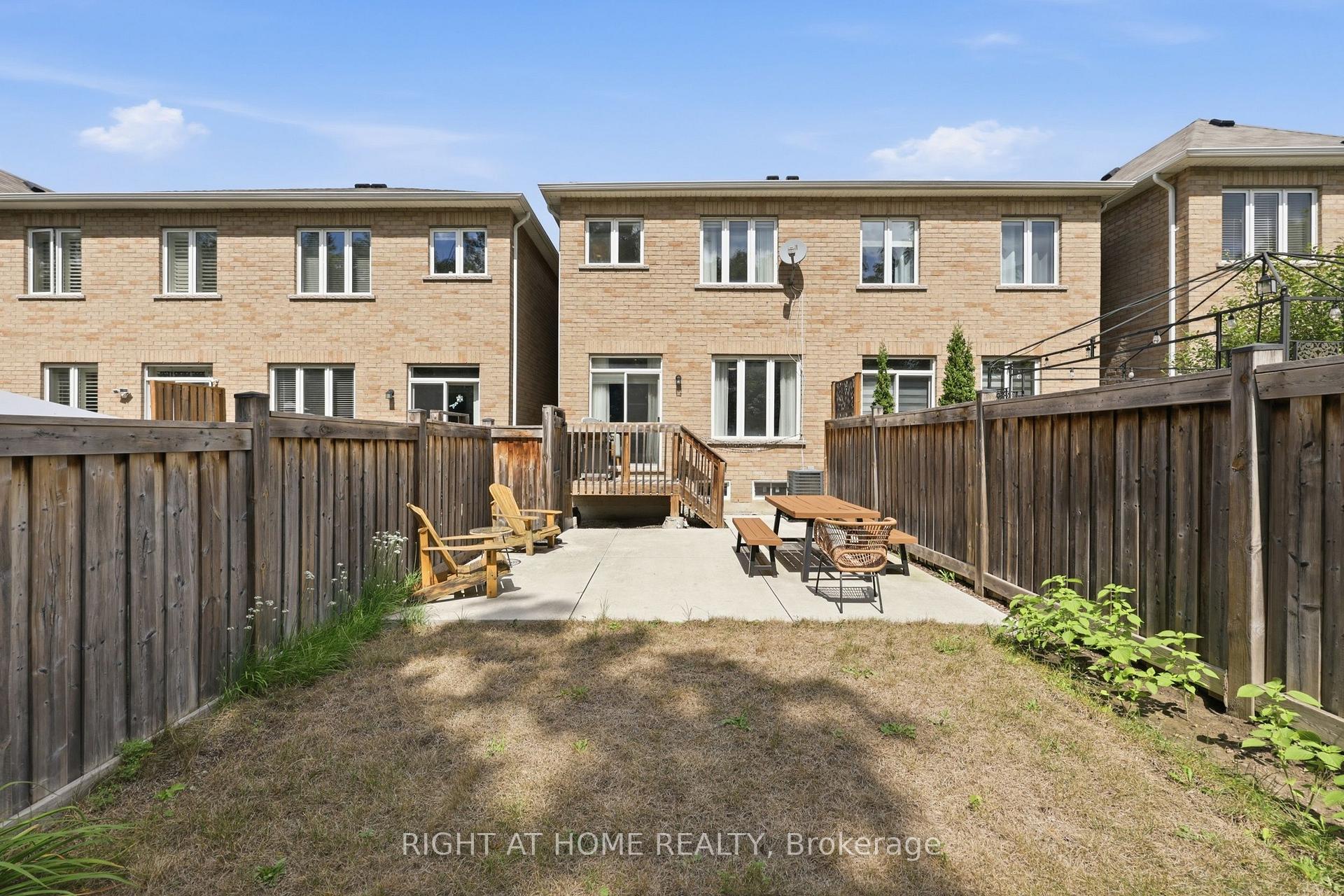 Photo 28 of 52 Upper Canada Court, Halton Hills, Georgetown — HOMEH