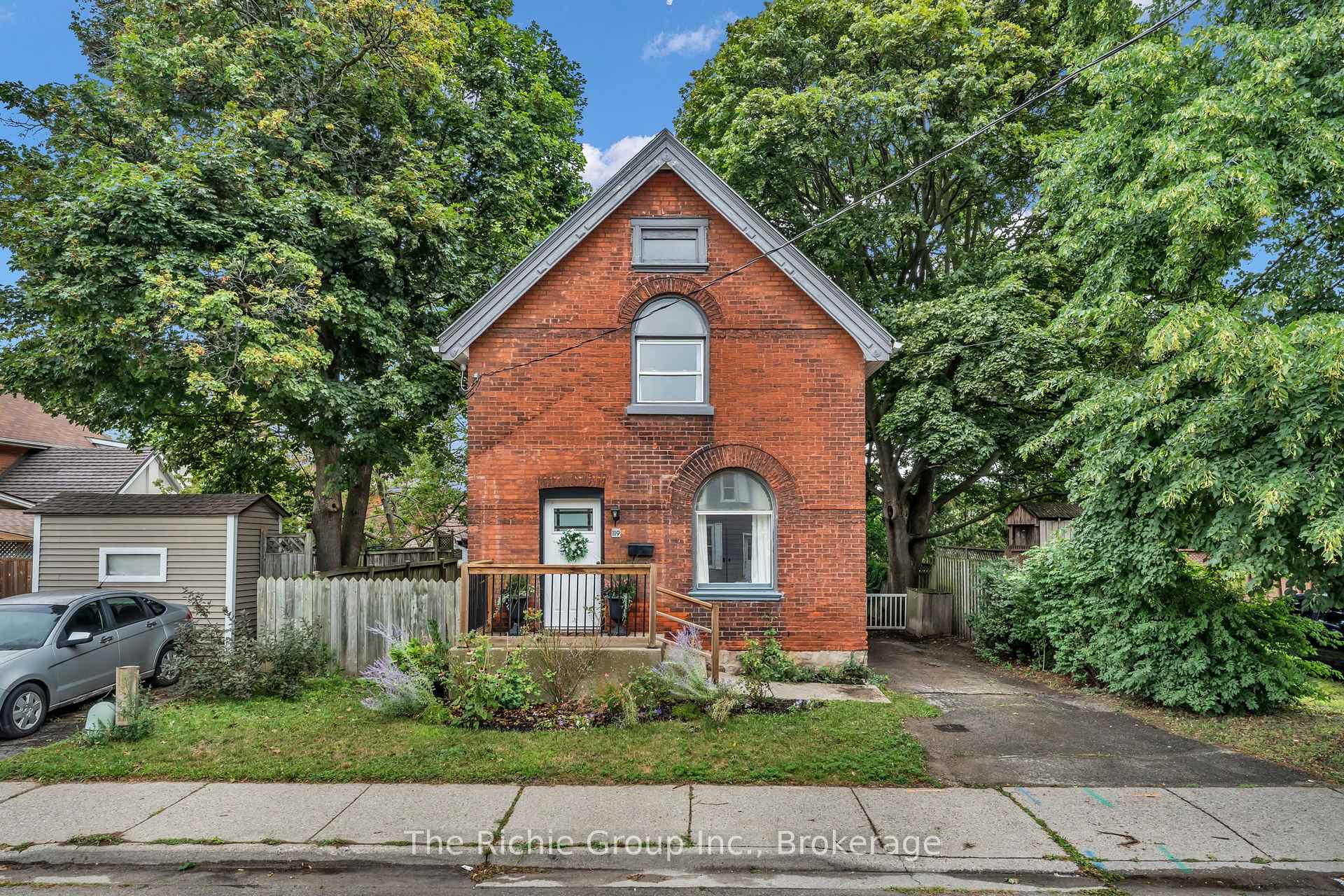 Photo of 119 Brock Street