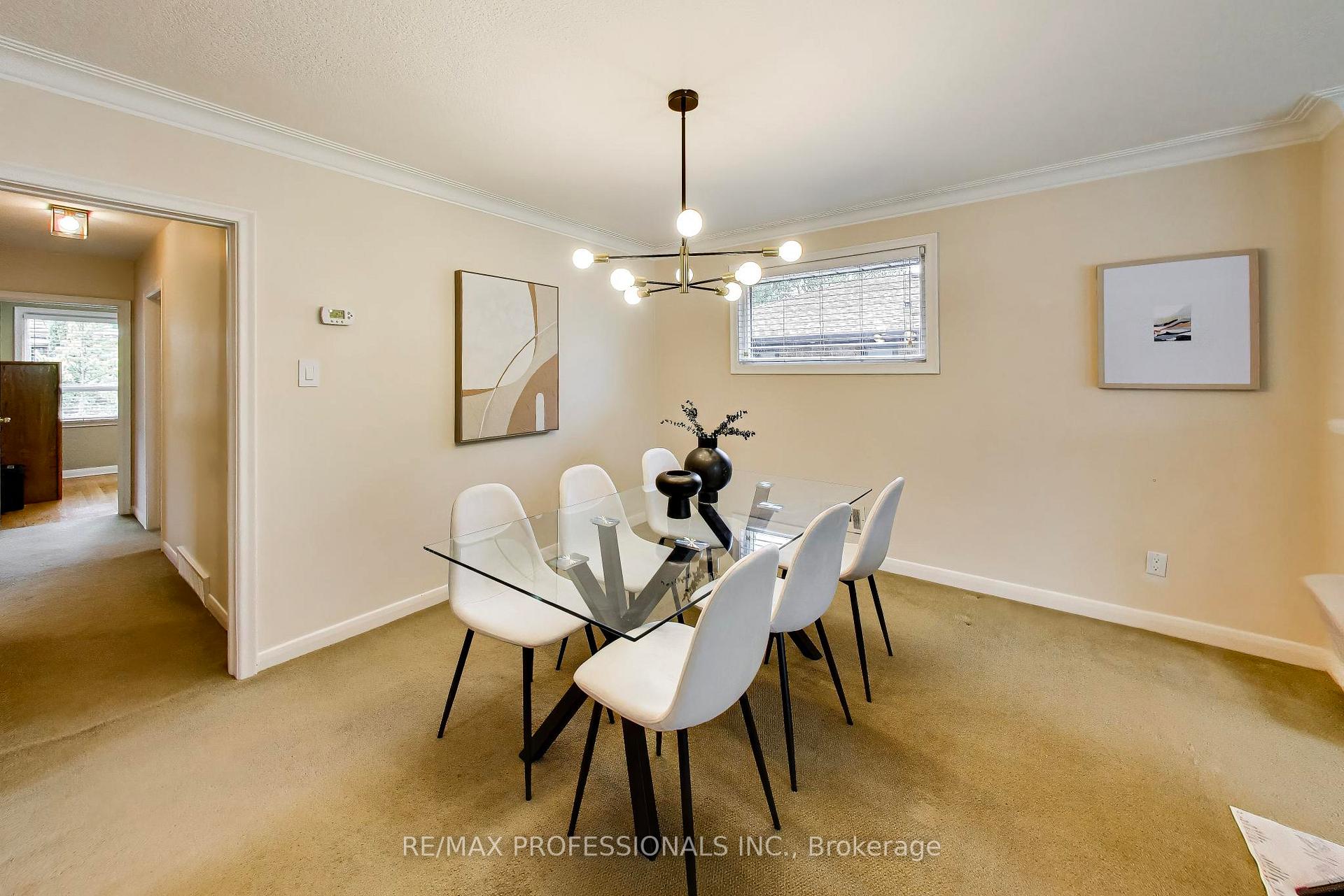 Photo 9 of 24 Beaverbrook Avenue, Etobicoke, Princess-Rosethorn — HOMEH