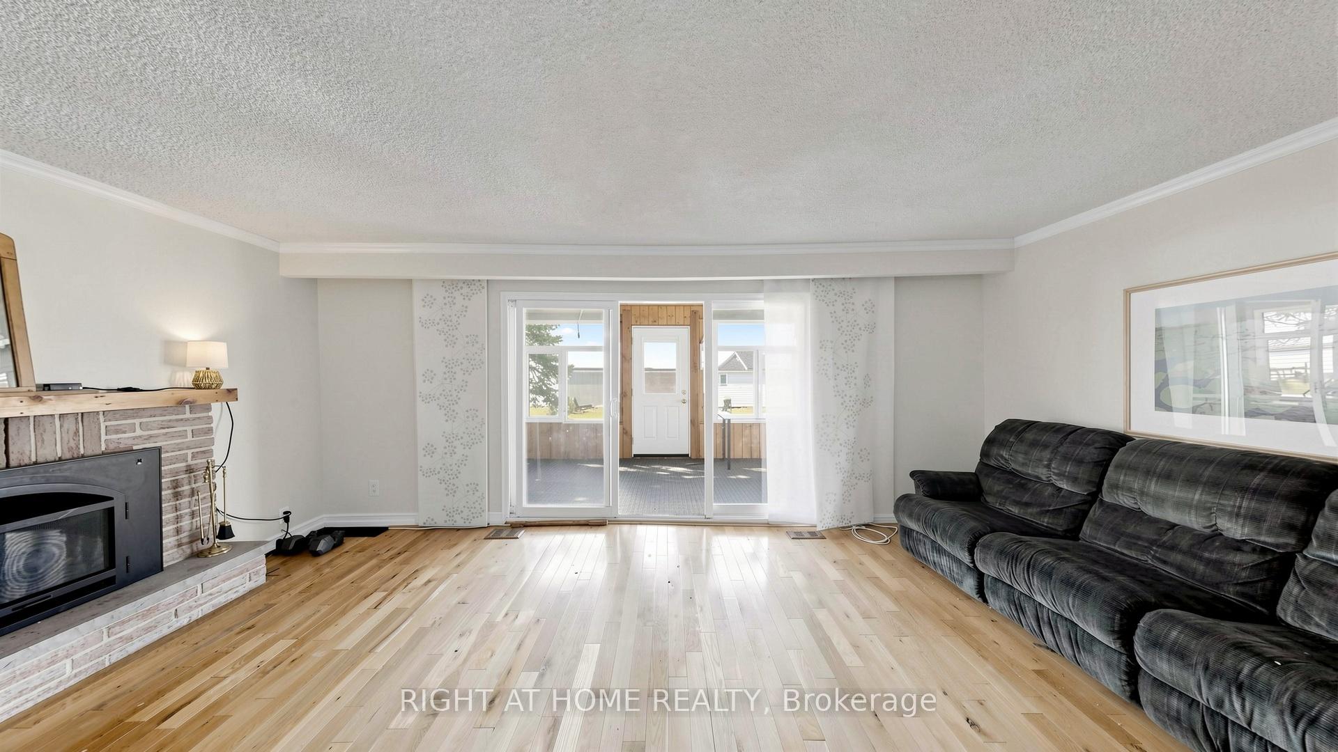 Photo 15 of 36 Shirlea Boulevard, Georgina, Keswick South — HOMEH