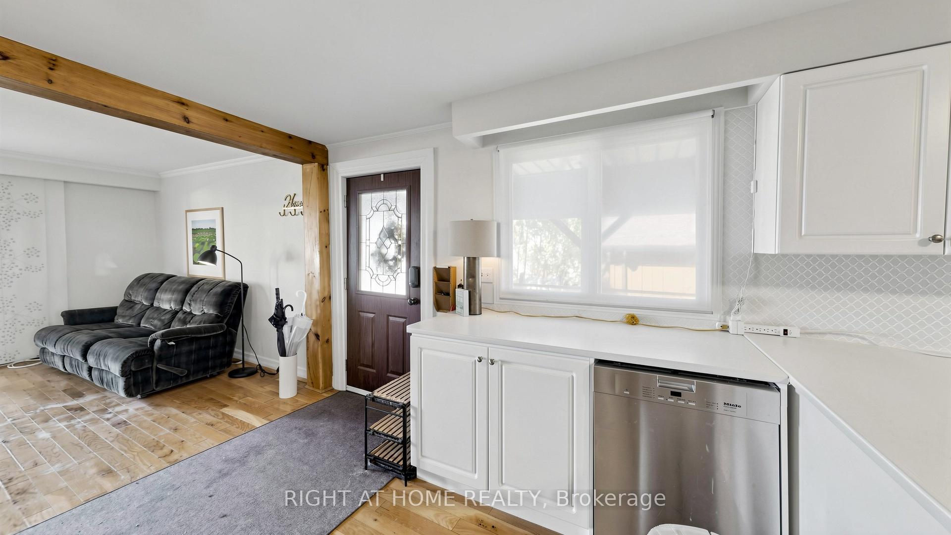 Photo 25 of 36 Shirlea Boulevard, Georgina, Keswick South — HOMEH
