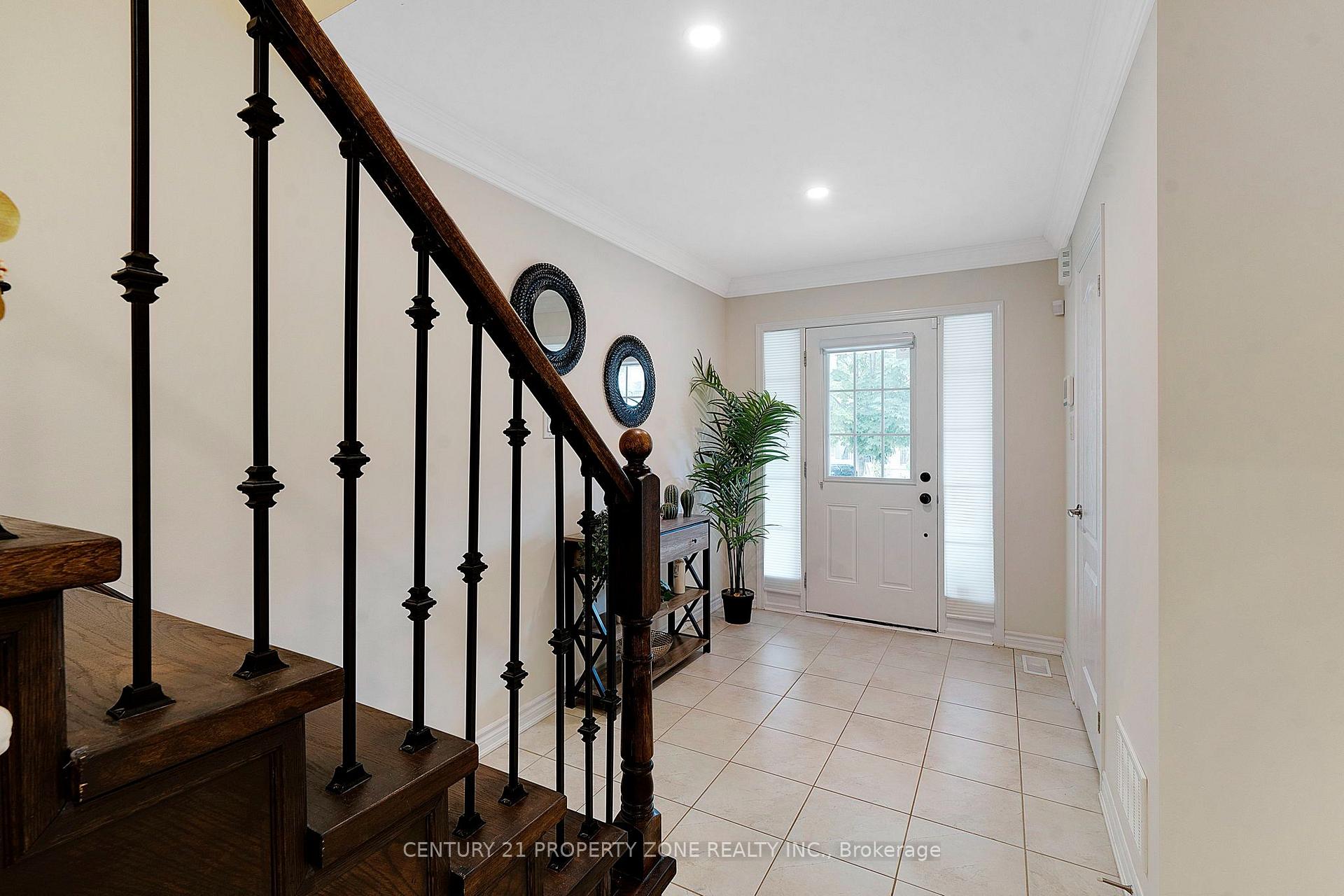 Photo 4 of 12 Lothbury Drive, Brampton, Northwest Brampton — HOMEH