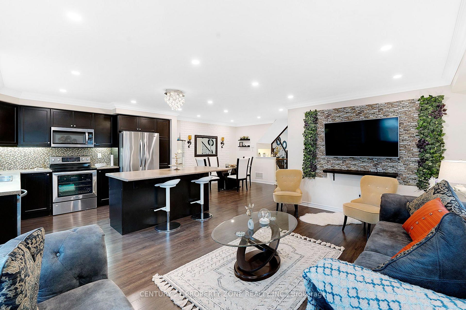 Photo 9 of 12 Lothbury Drive, Brampton, Northwest Brampton — HOMEH