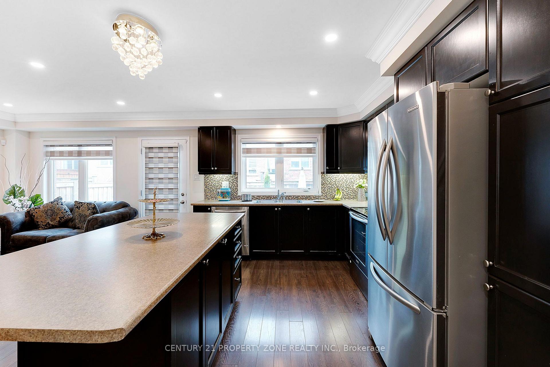 Photo 13 of 12 Lothbury Drive, Brampton, Northwest Brampton — HOMEH