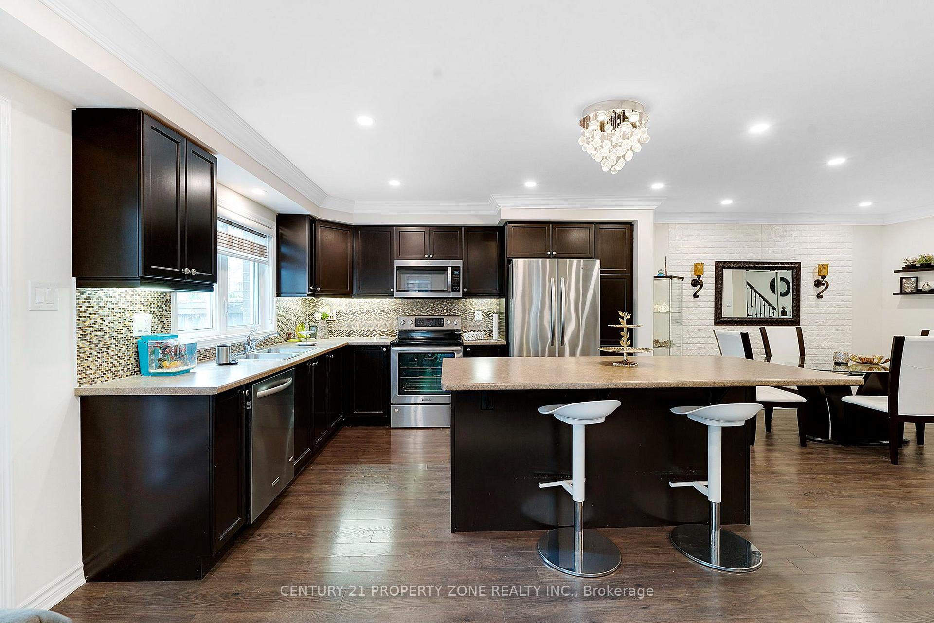 Photo 14 of 12 Lothbury Drive, Brampton, Northwest Brampton — HOMEH