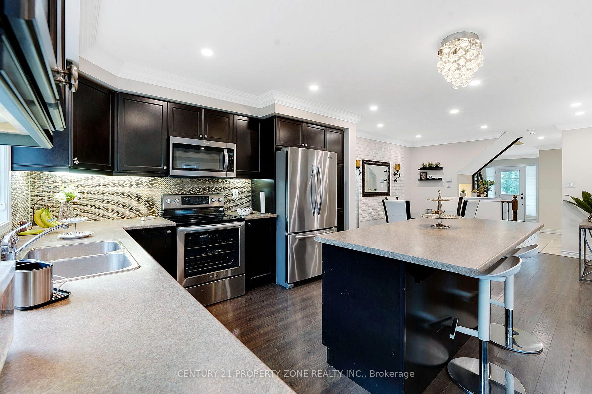 Photo 15 of 12 Lothbury Drive, Brampton, Northwest Brampton — HOMEH