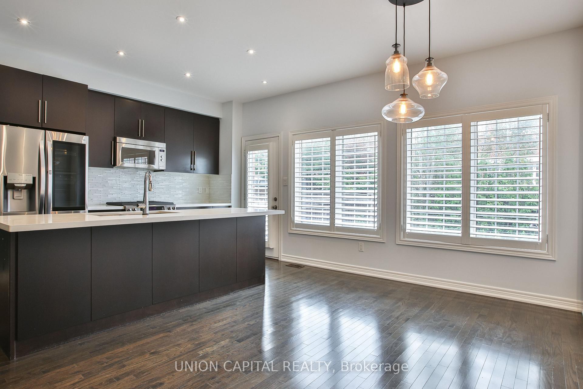 Photo 12 of 3 Lindvest Crescent, Vaughan, Patterson — HOMEH