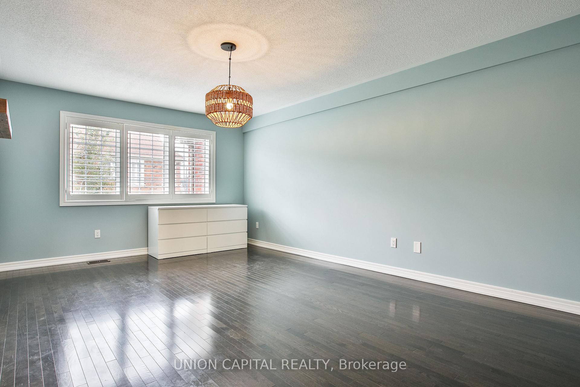 Photo 16 of 3 Lindvest Crescent, Vaughan, Patterson — HOMEH