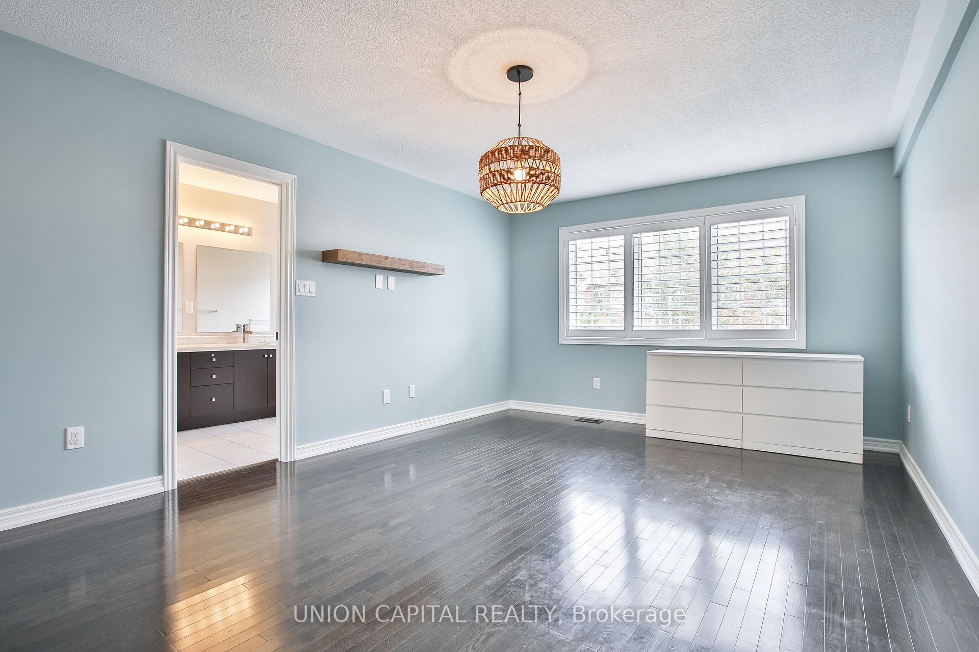Photo 17 of 3 Lindvest Crescent, Vaughan, Patterson — HOMEH