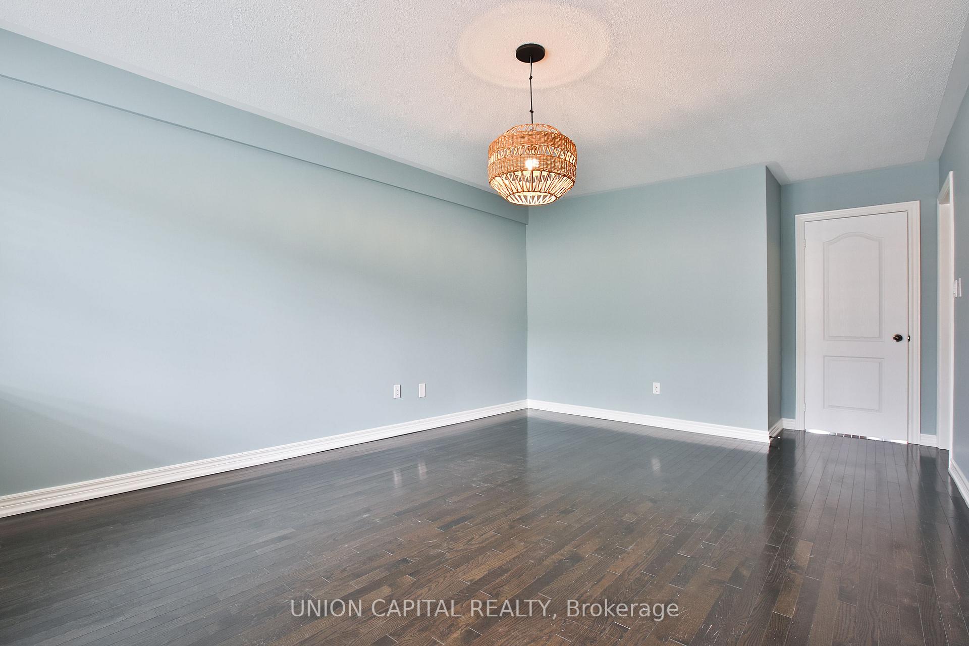 Photo 19 of 3 Lindvest Crescent, Vaughan, Patterson — HOMEH