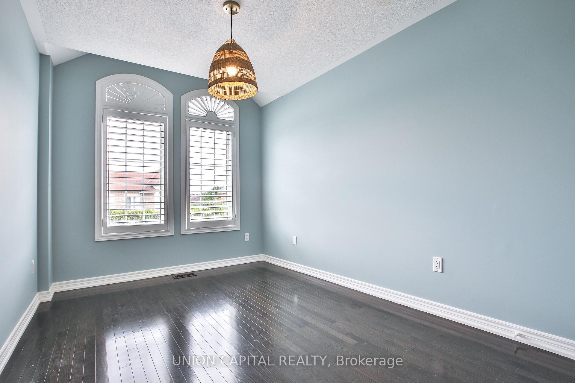 Photo 25 of 3 Lindvest Crescent, Vaughan, Patterson — HOMEH