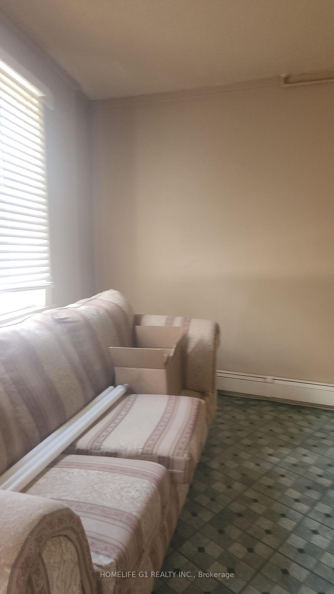 Photo 5 of 42 Riverside Drive, Welland, Broadway — HOMEH