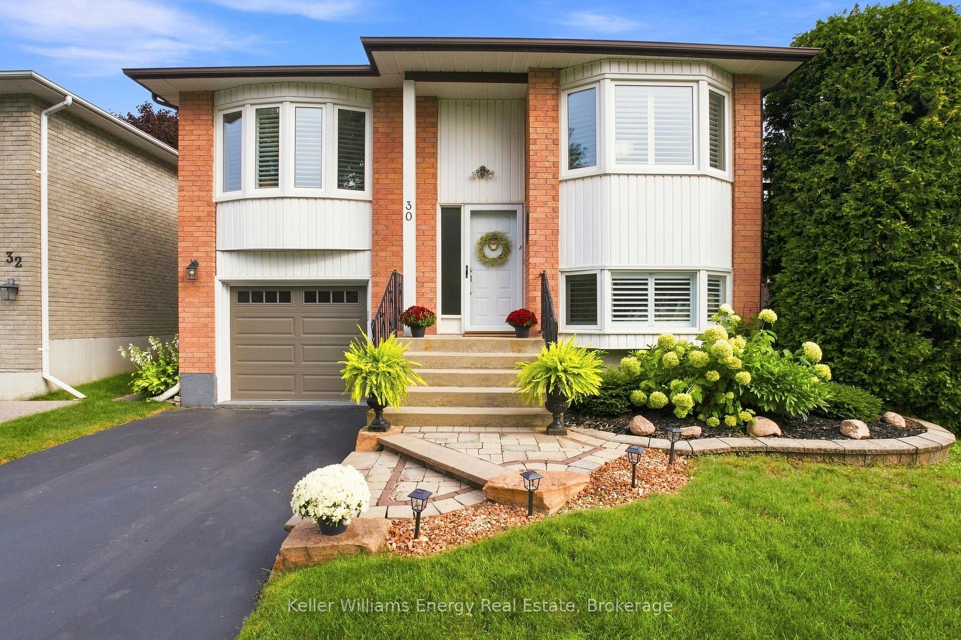 Photo 1 of 30 Alderbrook Drive, Clarington, Courtice — HOMEH