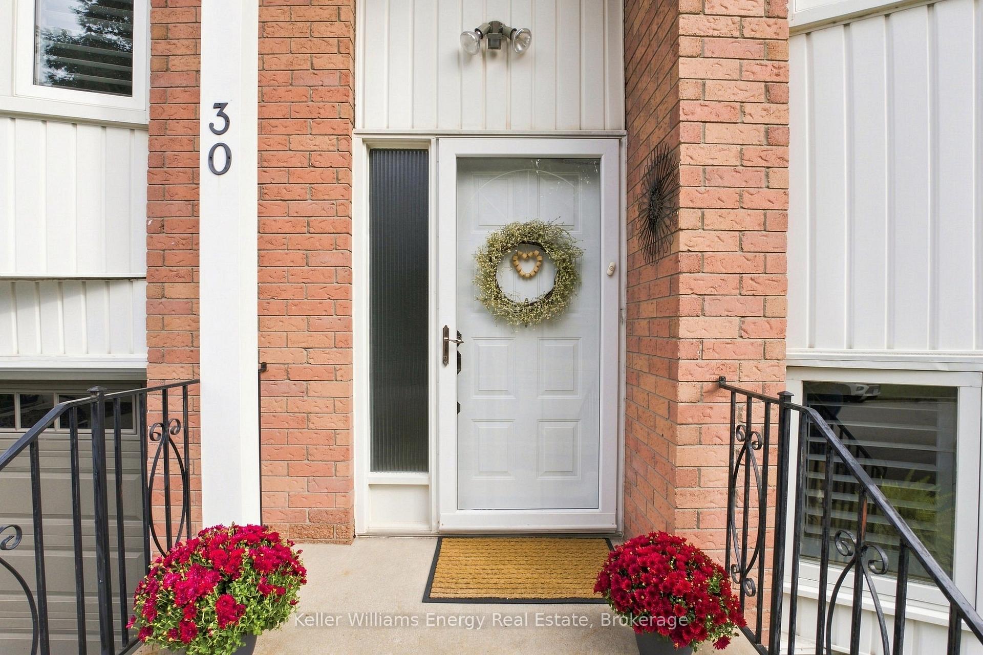 Photo 3 of 30 Alderbrook Drive, Clarington, Courtice — HOMEH