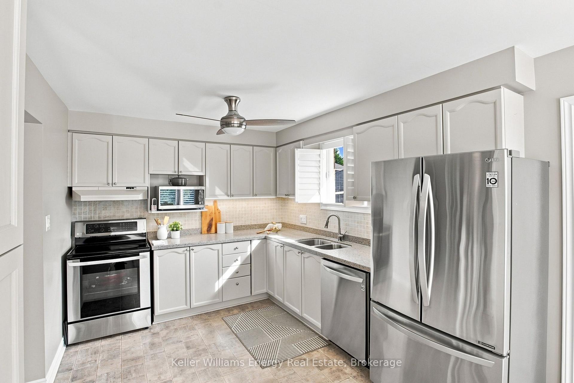 Photo 13 of 30 Alderbrook Drive, Clarington, Courtice — HOMEH