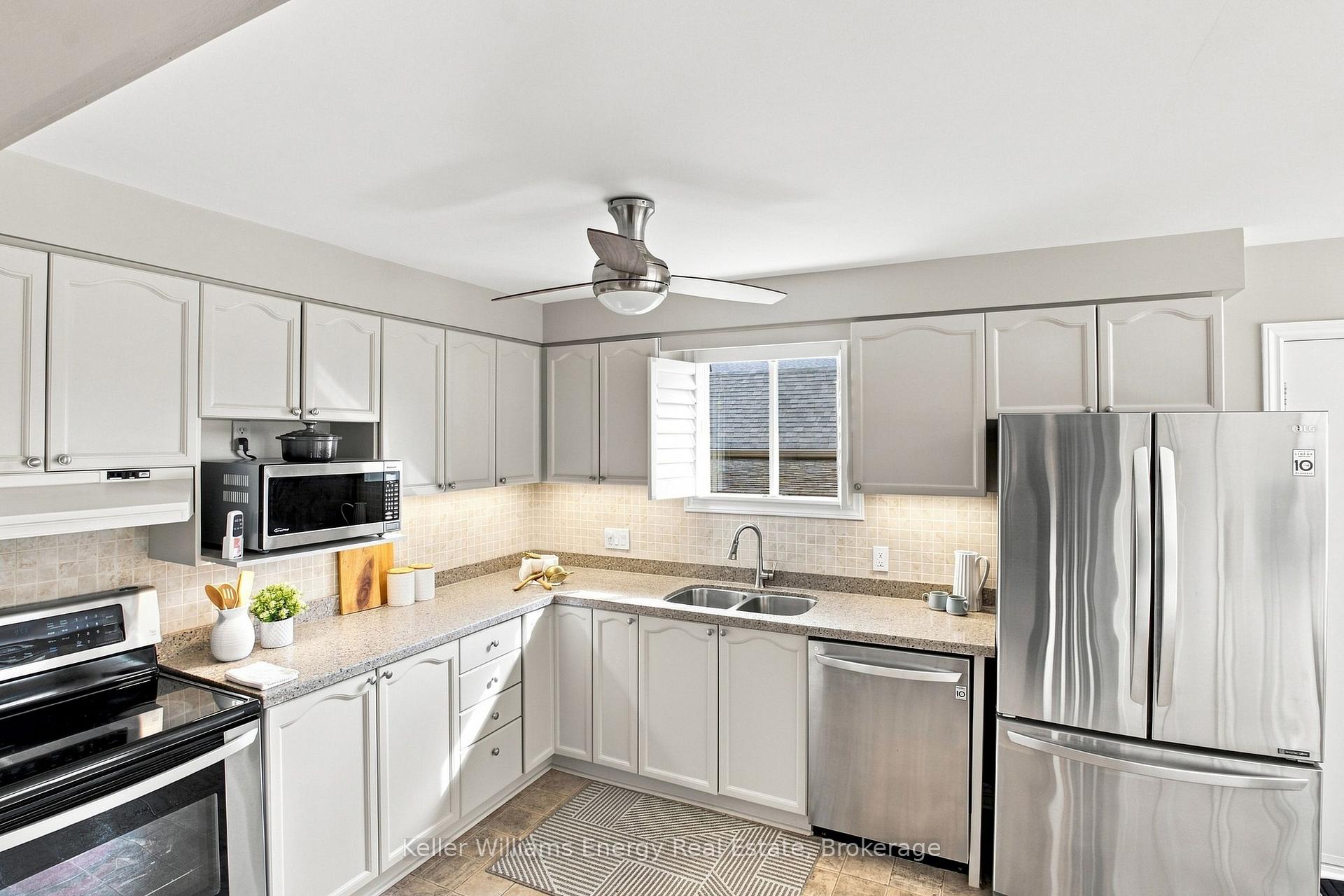 Photo 14 of 30 Alderbrook Drive, Clarington, Courtice — HOMEH